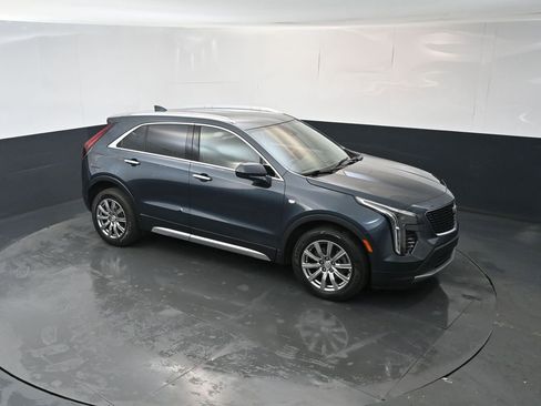 Used 2019 Cadillac XT4 Premium Luxury w/ Cold Weather Package AWD/4WD image 33