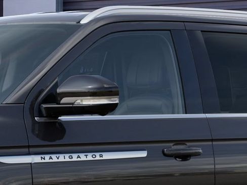 New 2027 Lincoln Navigator Premiere AWD/4WD image 22