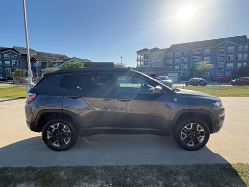 Used 2018 Jeep Compass Trailhawk w/ Leather Interior Group image 10