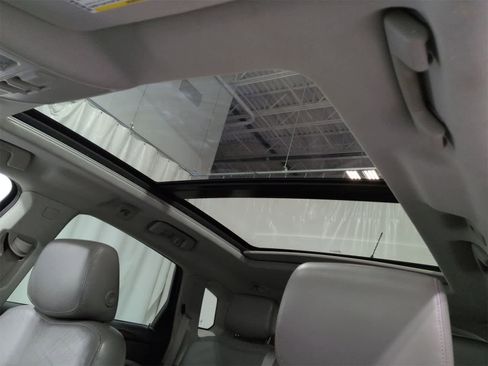 Used 2010 Cadillac SRX Luxury image 20