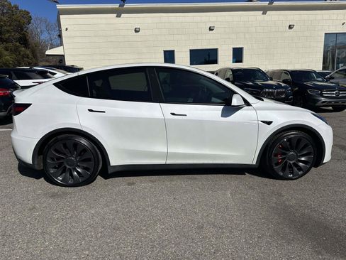 Used 2022 Tesla Model Y Performance AWD/4WD image 2