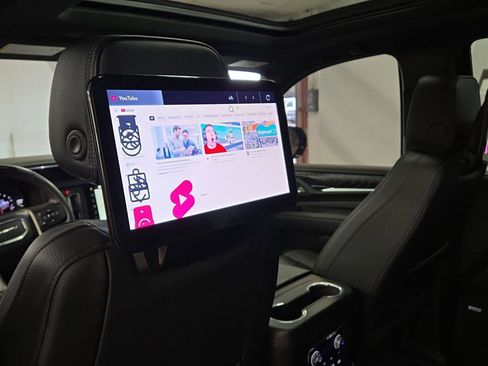 Used 2024 GMC Yukon Denali w/ Denali Reserve Package image 8