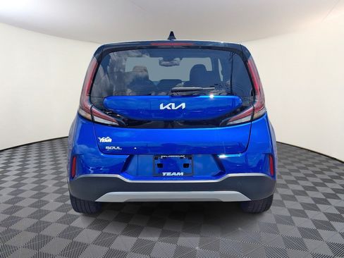 Used 2024 Kia Soul EX w/ Option Group 015 FWD image 5