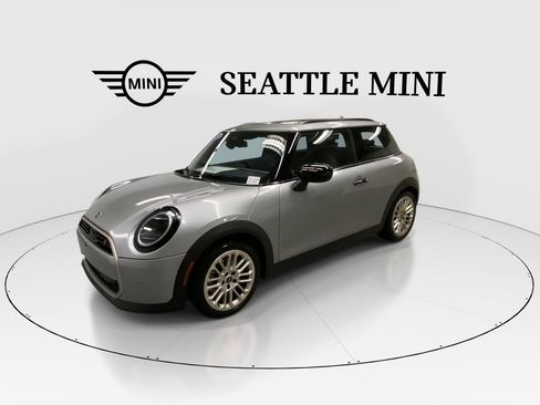 Certified 2025 MINI Cooper S image 5