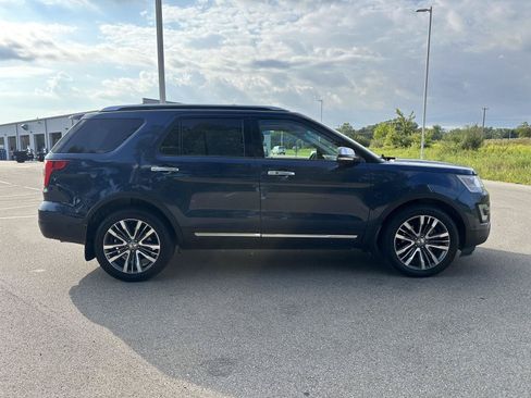 Used 2016 Ford Explorer Platinum AWD/4WD image 8