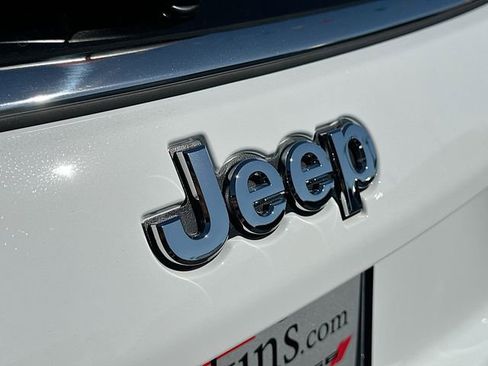 New 2026 Jeep Compass Latitude image 18
