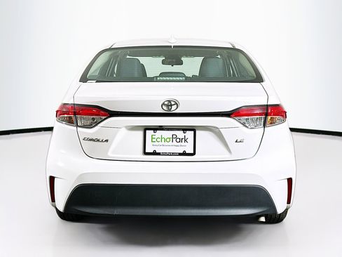 Used 2024 Toyota Corolla LE image 7