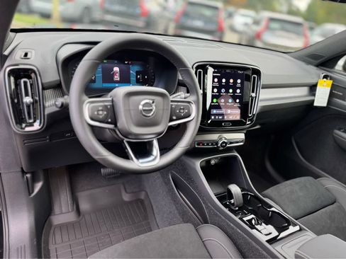 New 2026 Volvo XC40 B5 Ultra w/ Protection Package Premier image 13