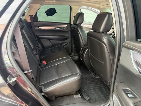 Used 2017 Cadillac XT5 Luxury FWD image 12