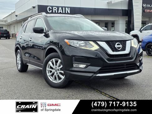 Used 2017 Nissan Rogue SV AWD/4WD image 1