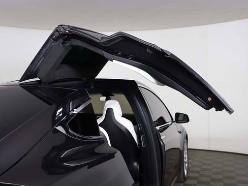 Used 2017 Tesla Model X 100D image 22