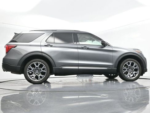 Used 2025 Ford Explorer Platinum w/ Ultimate Package AWD/4WD image 52