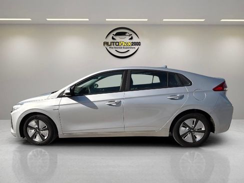 Used 2018 Hyundai Ioniq Blue FWD image 3