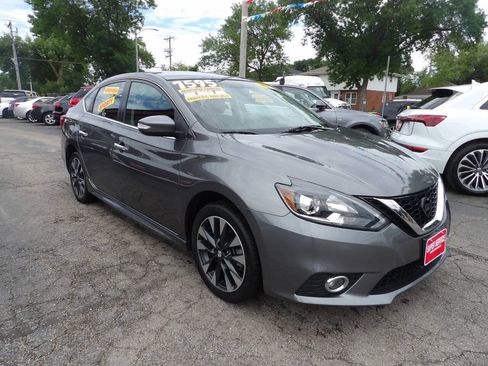 Used 2019 Nissan Sentra SR FWD image 3