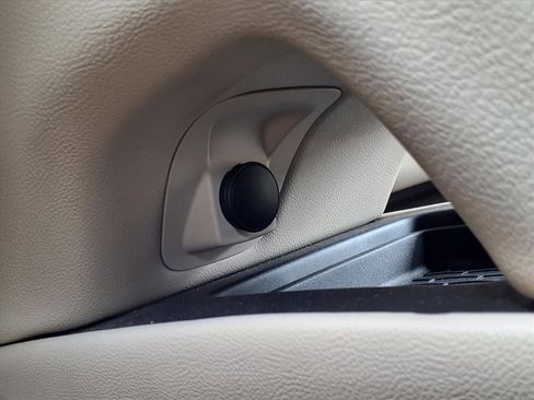 Used 2020 Lincoln Nautilus Reserve w/ Class II Trailer Tow Package image 13