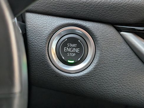 Used 2024 Cadillac XT4 Sport image 33