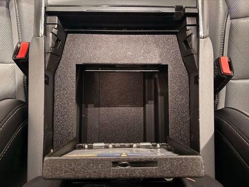 Used 2021 Ford F150 Lariat image 29