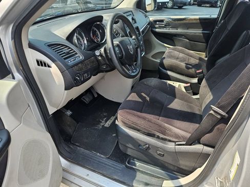 Used 2011 Dodge Grand Caravan Mainstreet w/ PWR Convenience Group FWD image 11