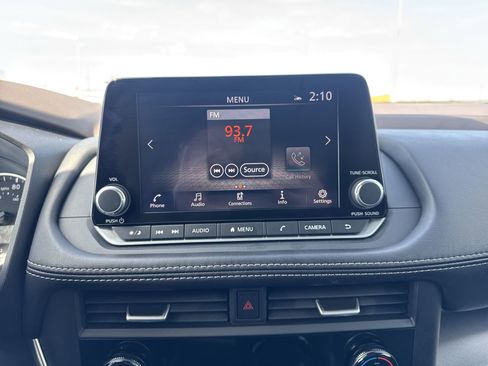 Used 2023 Nissan Rogue SV AWD/4WD image 15