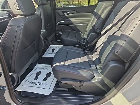 New 2026 Chevrolet Traverse Z71 w/ Enhanced Driving Package AWD/4WD image 19