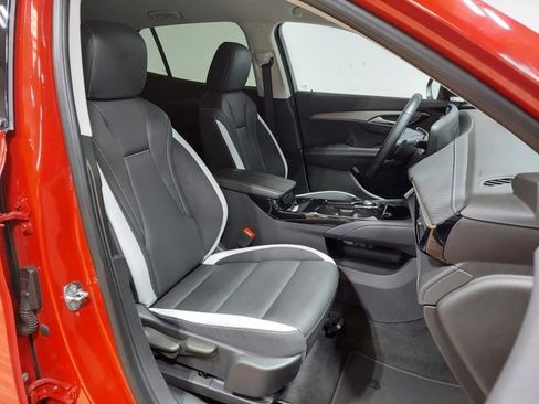 Certified 2025 Buick Envision Sport Touring image 24