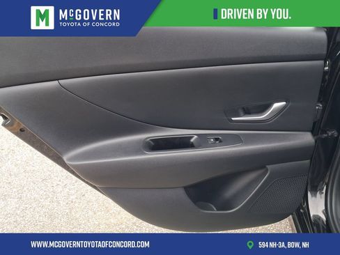 Used 2024 Hyundai Elantra SE FWD image 17