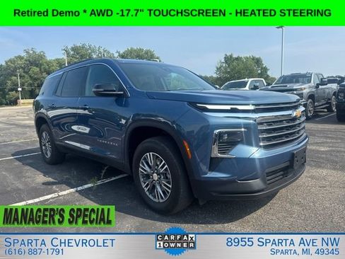 Used 2025 Chevrolet Traverse LT AWD/4WD image 1