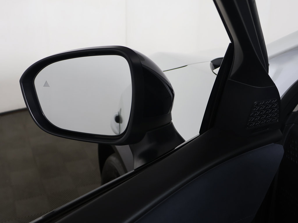 Used 2024 Nissan Ariya AWD image 37