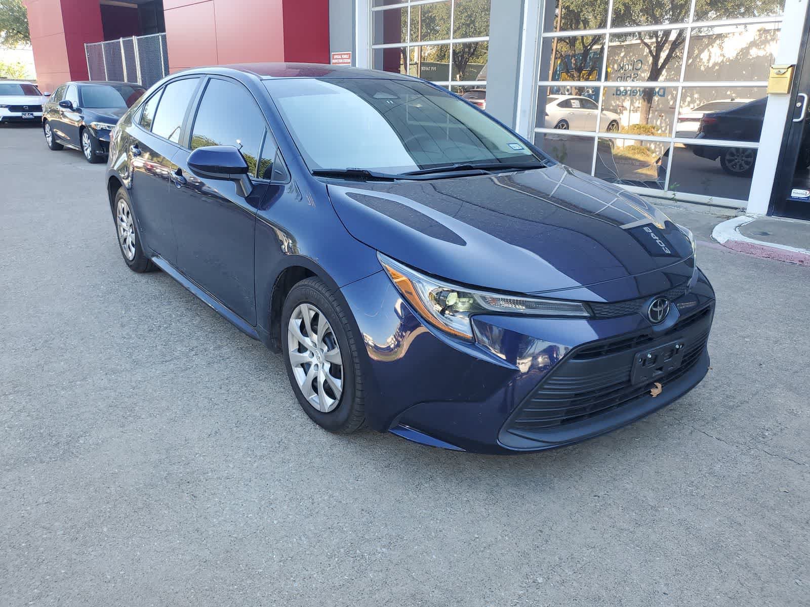 Used 2025 Toyota Corolla LE FWD image 9
