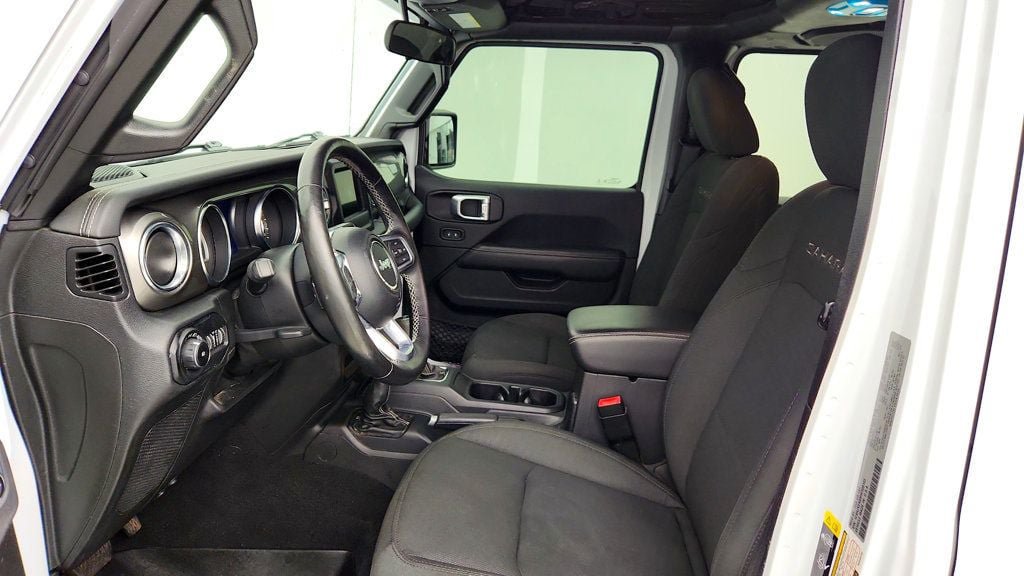 Used 2021 Jeep Wrangler Unlimited Sahara w/ Cold Weather Group AWD/4WD image 20