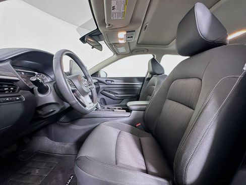 Used 2023 Nissan Altima 2.5 SV w/ SV Premium Package FWD image 13