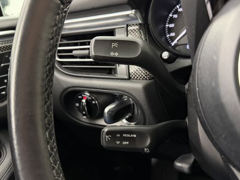 Certified 2022 Porsche Macan image 47