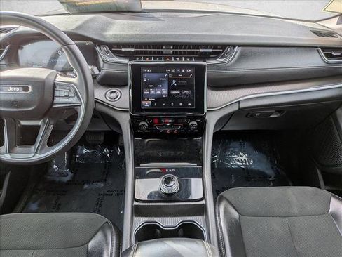 Used 2024 Jeep Grand Cherokee L Laredo image 19