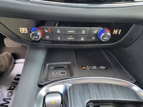 Used 2024 Buick Enclave Premium image 18