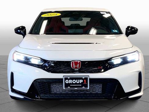 Used 2025 Honda Civic Type R image 3