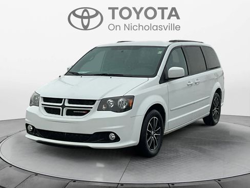 Used 2017 Dodge Grand Caravan GT image 1