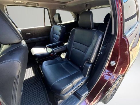 Used 2018 Honda Pilot Touring image 21