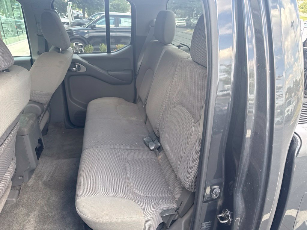 Used 2011 Nissan Frontier SV RWD image 4