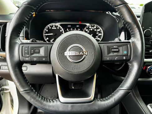 Used 2023 Nissan Pathfinder SL image 17