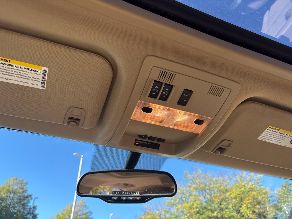 Used 2014 GMC Yukon Denali AWD/4WD image 15