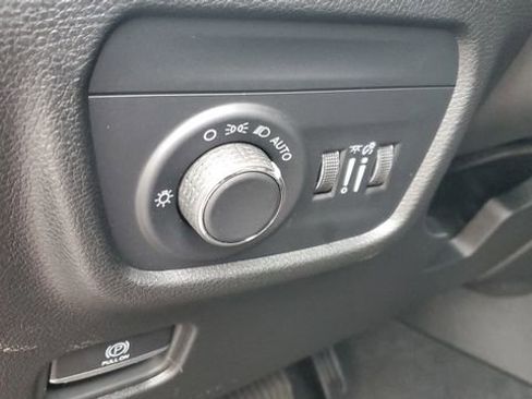 Certified 2024 Jeep Grand Cherokee L Laredo image 7