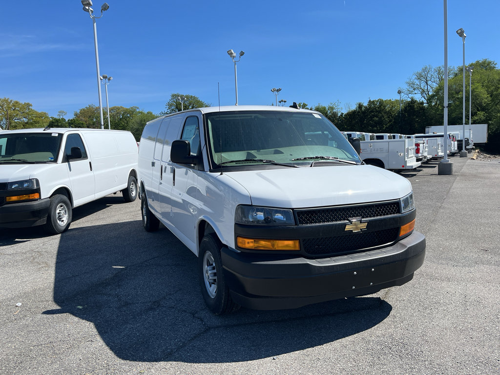 New 2026 Chevrolet Express 2500 Extended RWD image 3