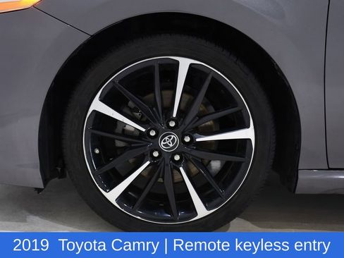 Used 2019 Toyota Camry XSE image 6