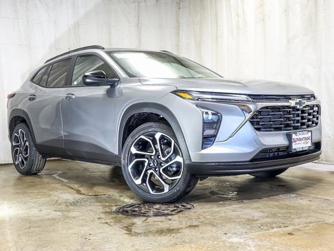 New 2026 Chevrolet Trax RS w/ Driver Confidence Package image 2