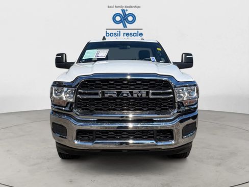 Used 2024 RAM 2500 Tradesman w/ Chrome Appearance Group AWD/4WD image 8
