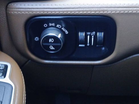 Used 2023 RAM 2500 Limited AWD/4WD image 12