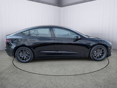 Used 2022 Tesla Model 3 image 2