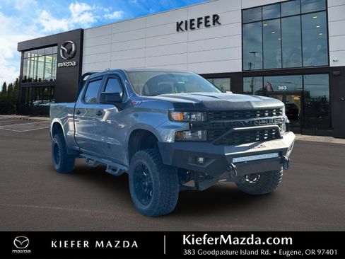 Used 2020 Chevrolet Silverado 1500 Custom Trail Boss w/ Custom Convenience Package AWD/4WD image 1