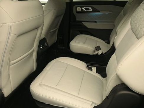 New 2026 Ford Explorer Platinum w/ LUX Leather Package AWD/4WD image 10