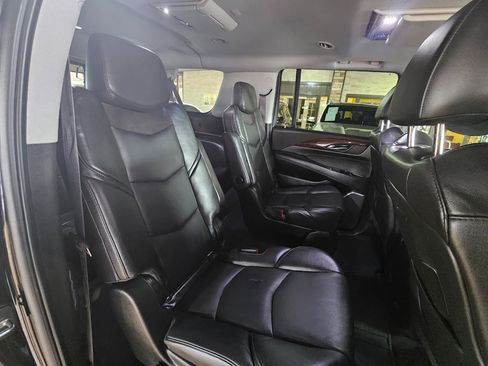 Used 2015 Cadillac Escalade ESV Premium image 15